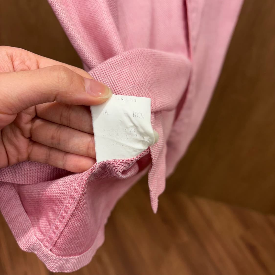 버버리 블랙 라벨 코튼 반팔 셔츠 포켓 기마상 로고 자수 디테일 레드 상품이미지8