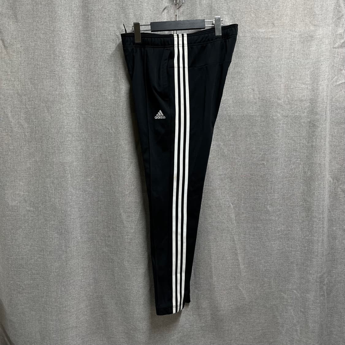 (사이즈 L/95) 아디다스 에어로레디 3스트라이프 테이퍼드 팬츠 상품이미지1