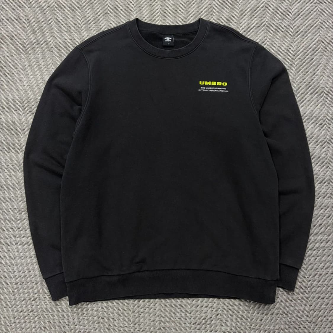 엄브로 베이직 로고 맨투맨 v2524 상품이미지1