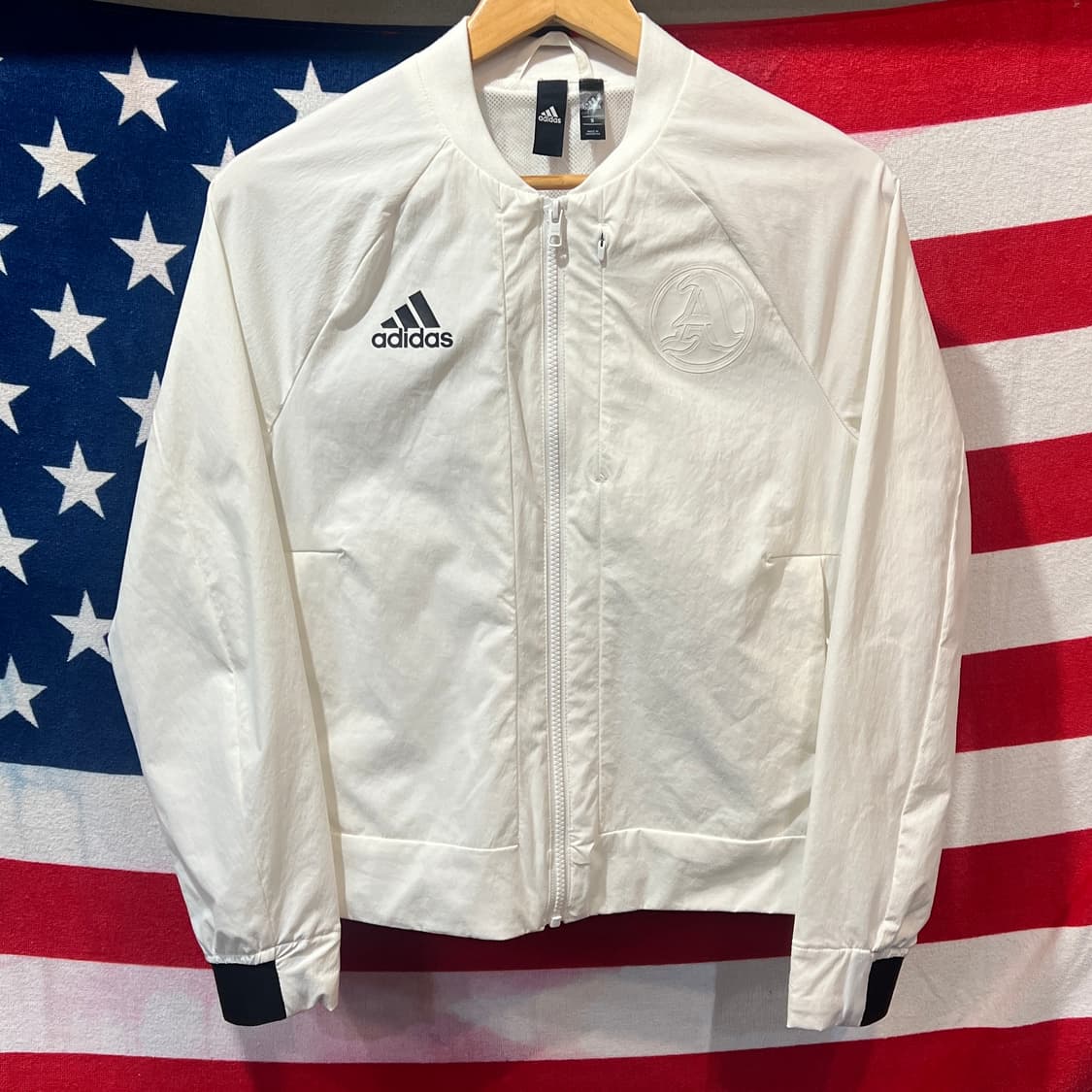 아디다스 블루종 바람막이 상품이미지1