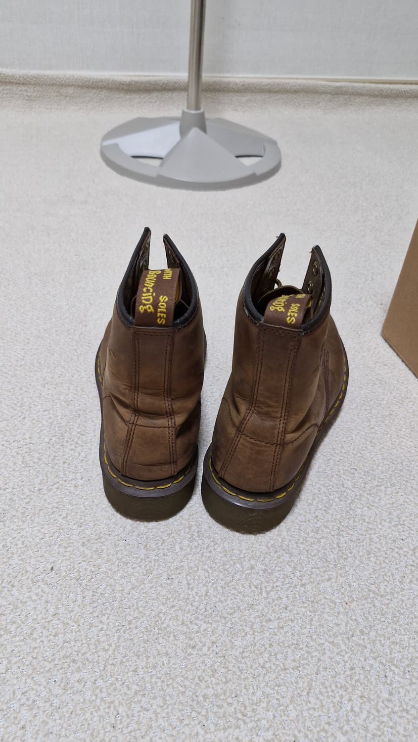 닥터마틴 11822 8홀 크레이지홀스 uk7 260-265 상품이미지3