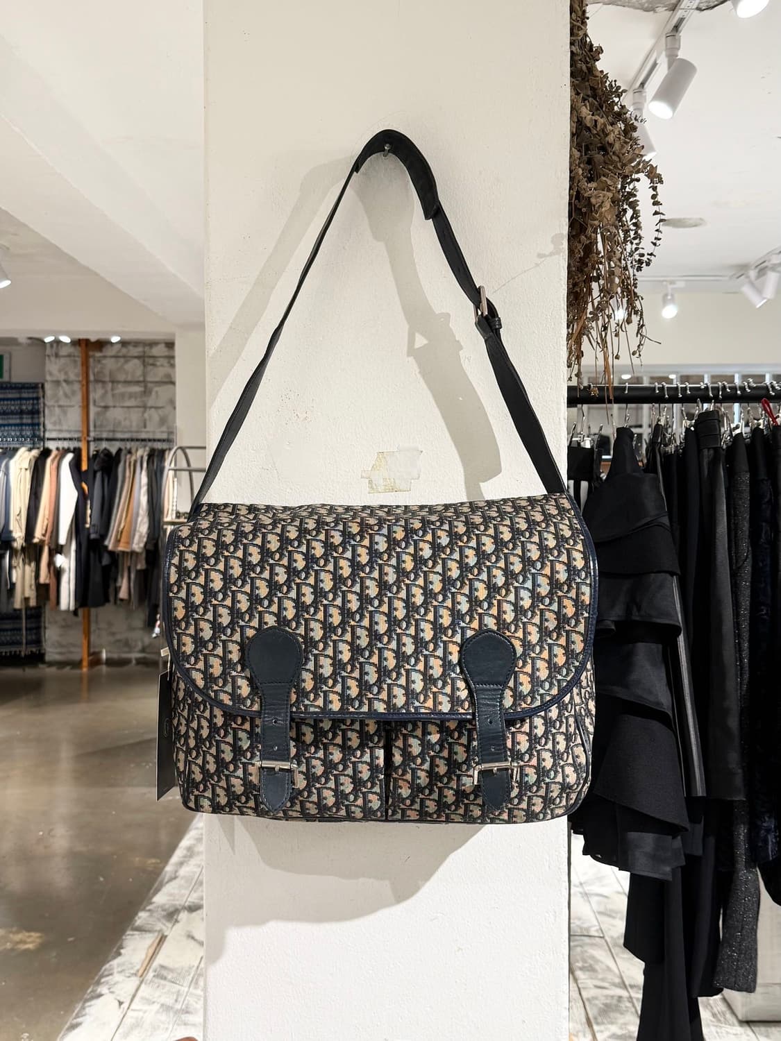 크리스찬 디올 오블리크 플랩 메신저 백 상품이미지2