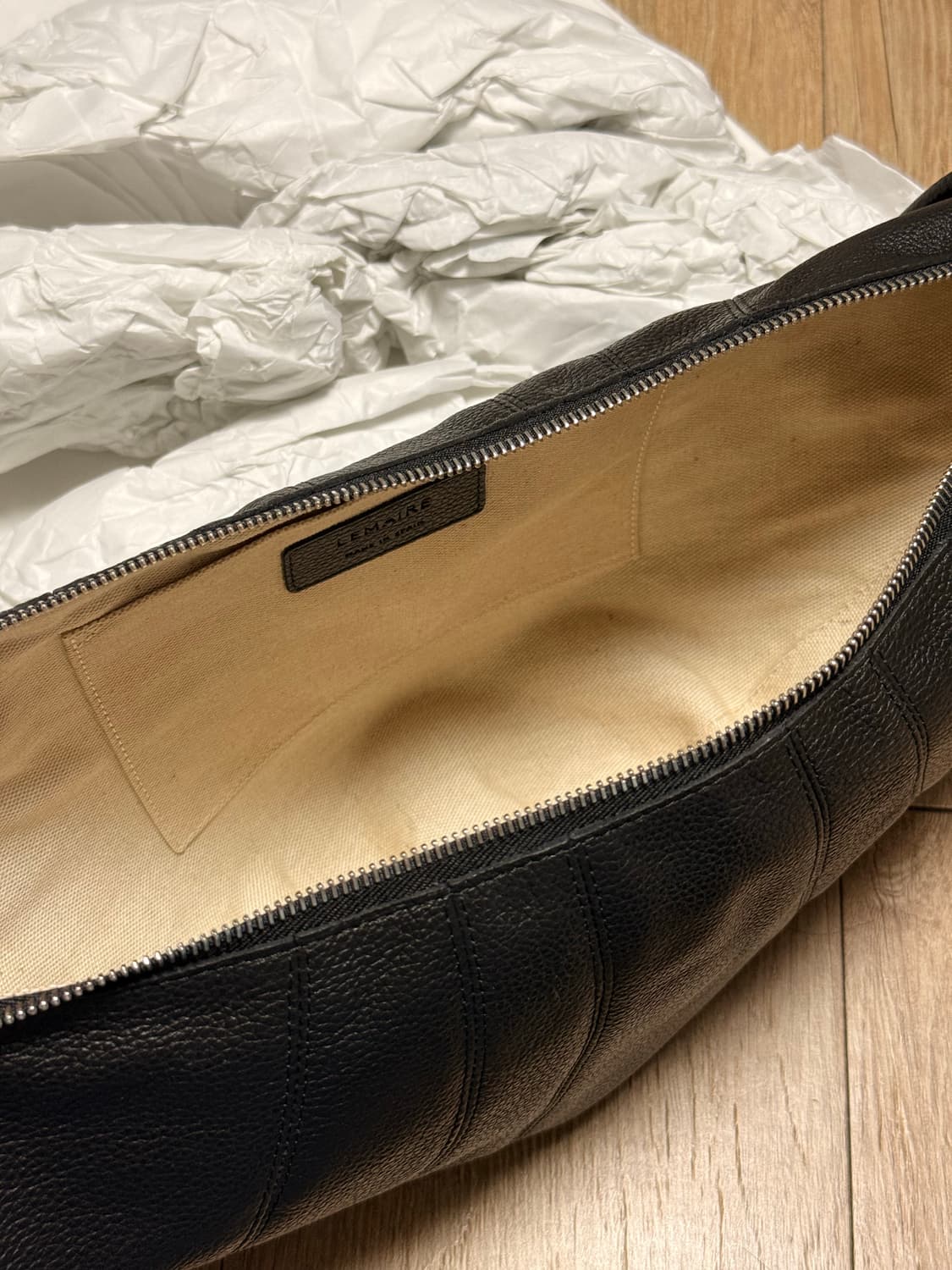 르메르 범백 크루아상 블랙 미디엄 그레인 가죽 상품이미지7