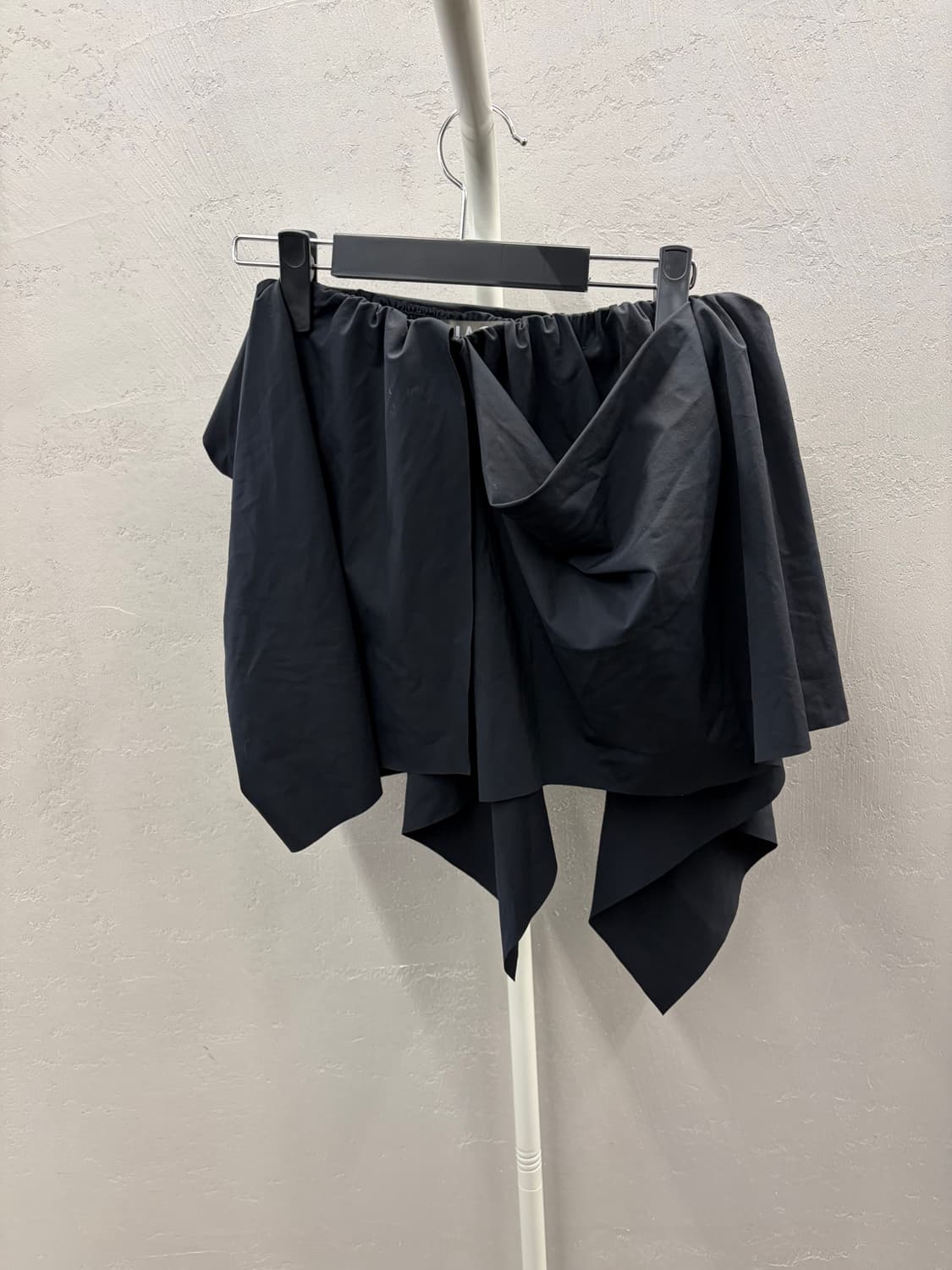 나체 Nache FLOW DRAPING SHORTS 1 상품이미지2