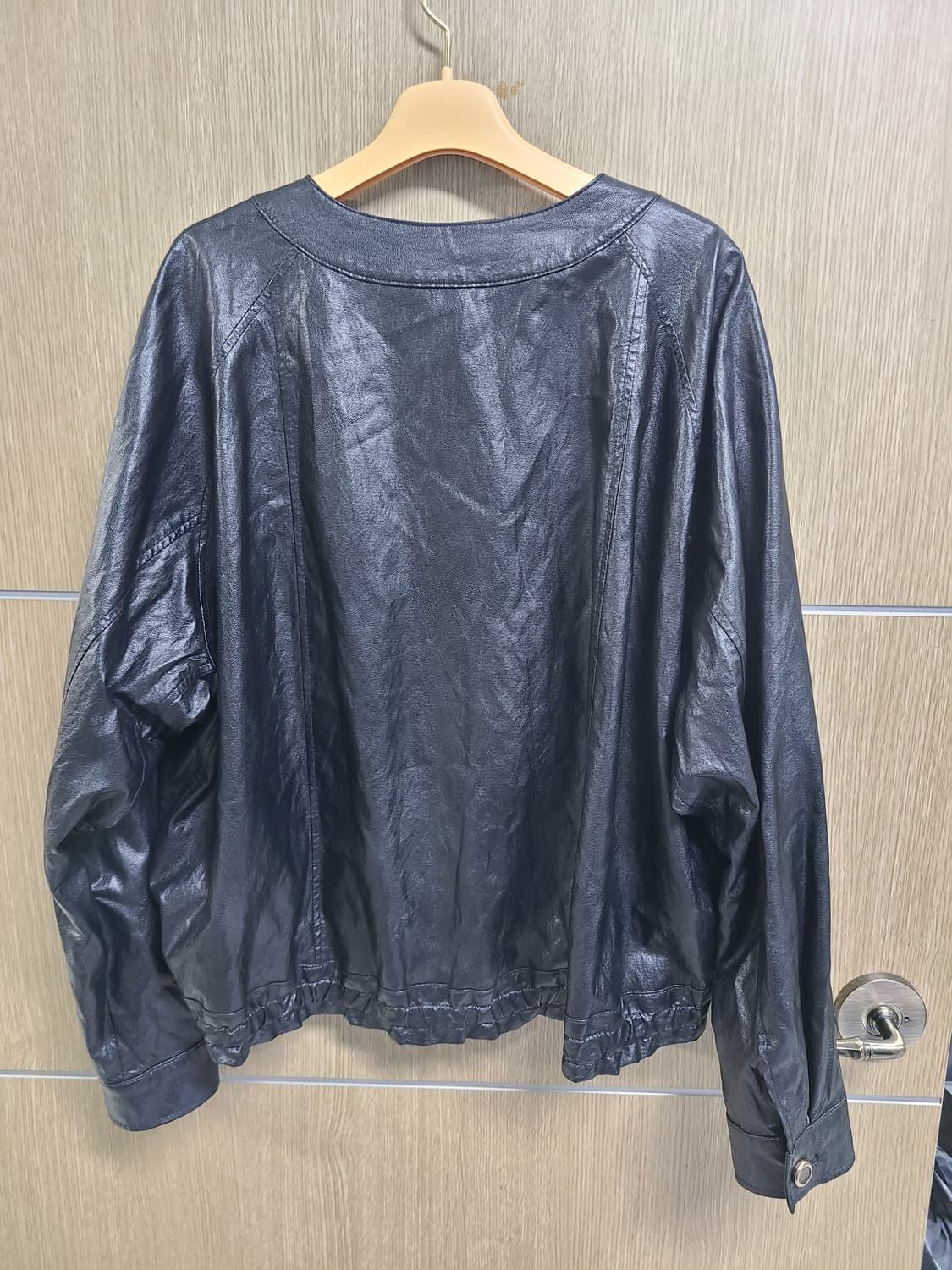 sjsj 블랙 라운드넥 레더 자켓 상품이미지3