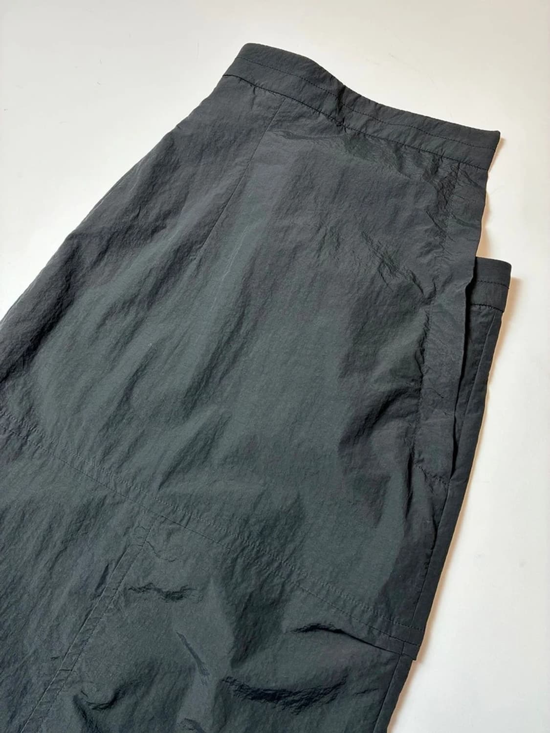 킴마틴 24ss 피그먼트 다잉 폴드오버 맥시 롱 나일론스커트 PN9121 상품이미지2