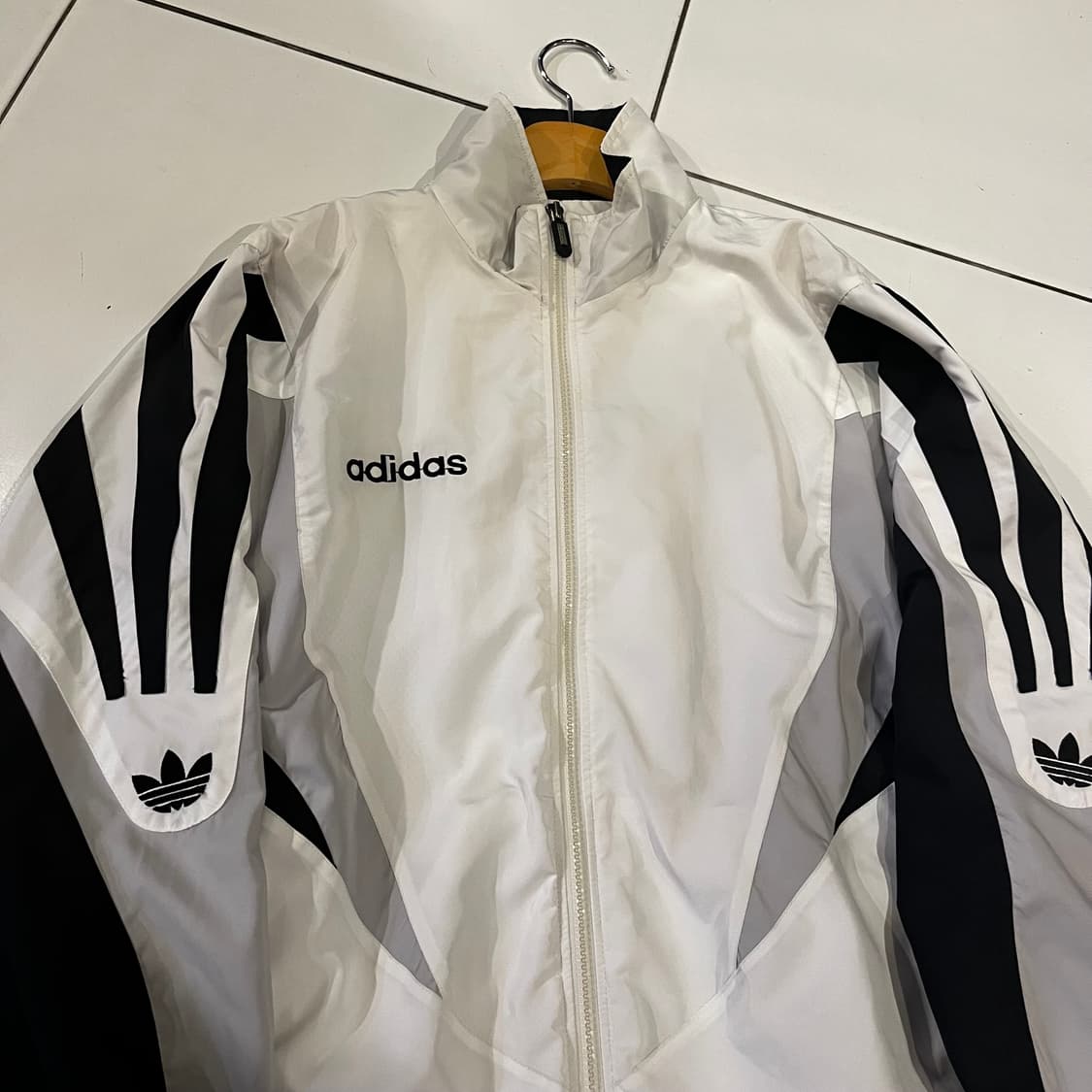 아디다스 올드스쿨 화이트 바람막이 상품이미지2