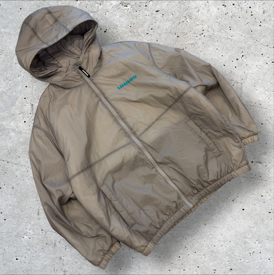 [100] 엄브로 경량 패딩 후드 점퍼 그레이 B605 상품이미지1