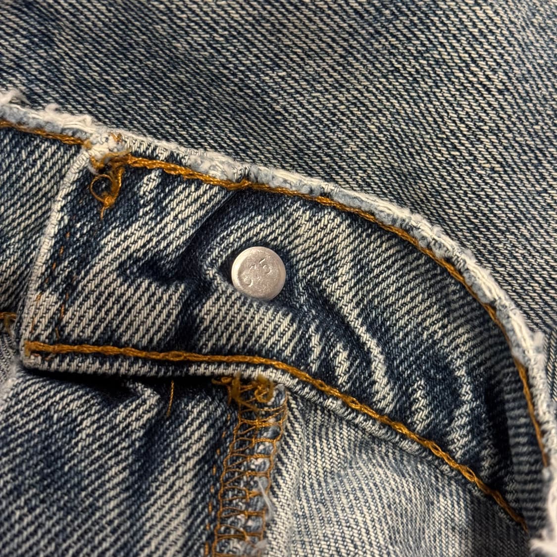 90s USA Levi’s 560 denim shorts (36) 상품이미지9