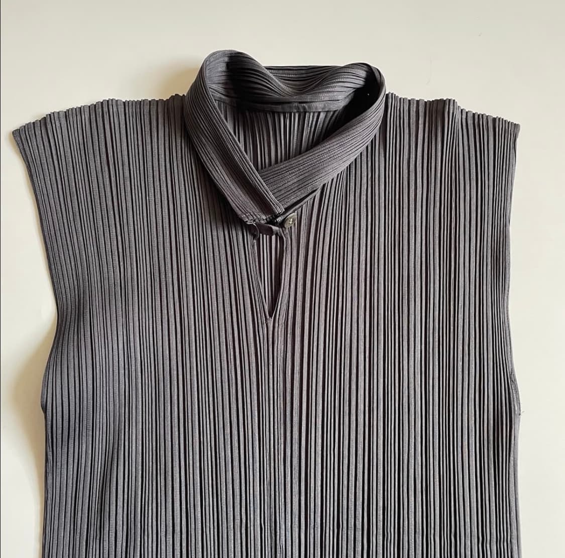 이세이미야케 플리츠플리즈 슬리브리스 상품이미지3