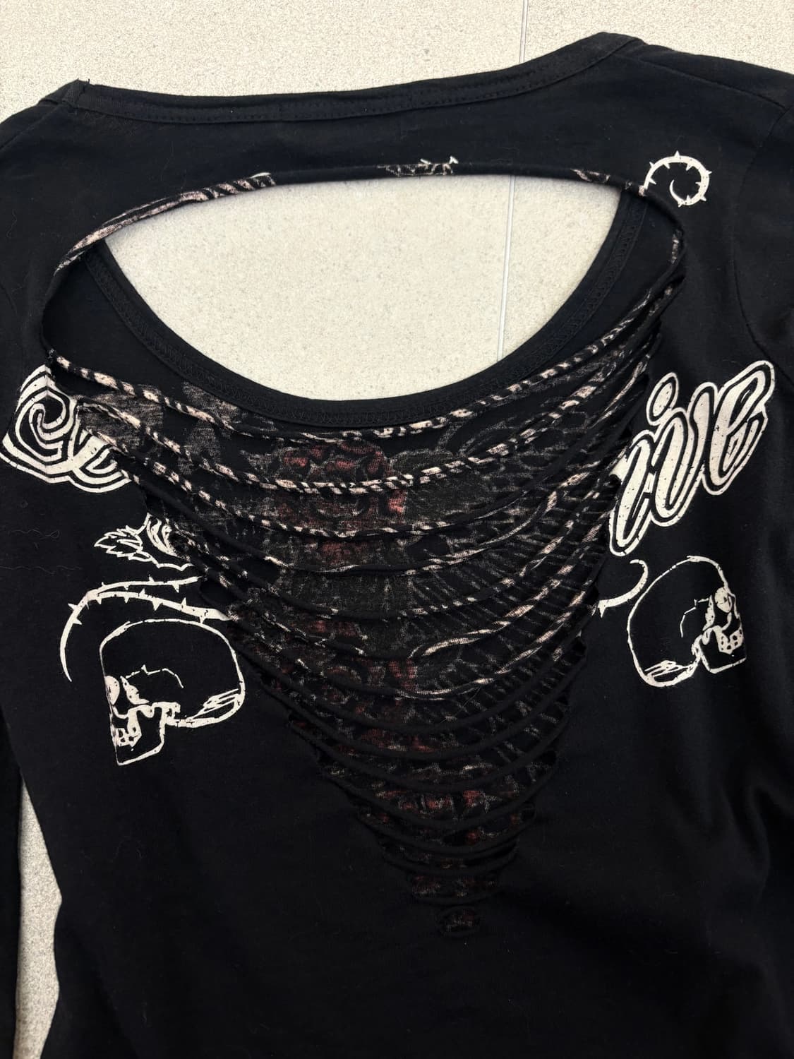 날개 장미 데미지 롱슬리브 상품이미지5