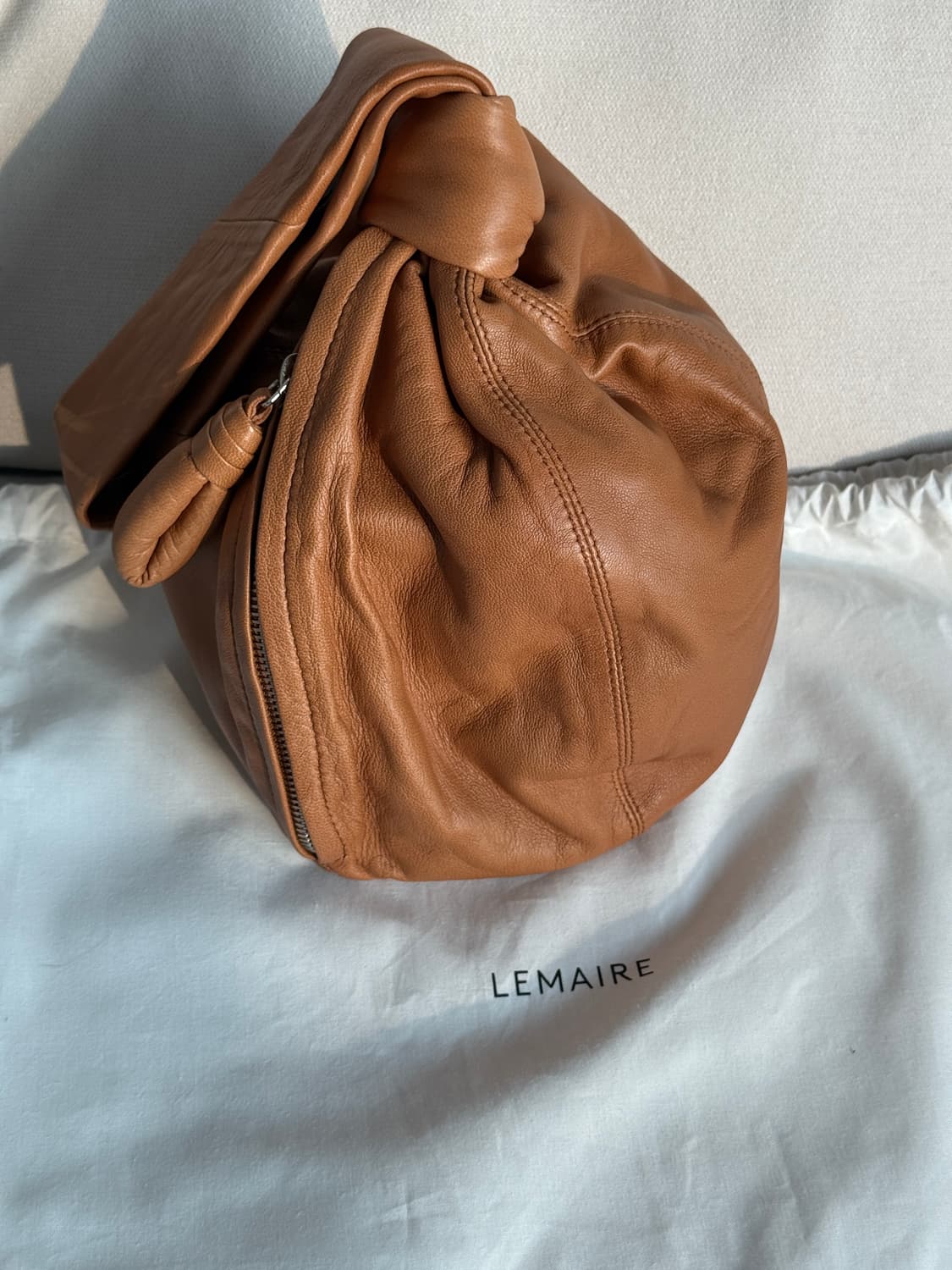 르메르 가죽볼백 토바코 상품이미지3