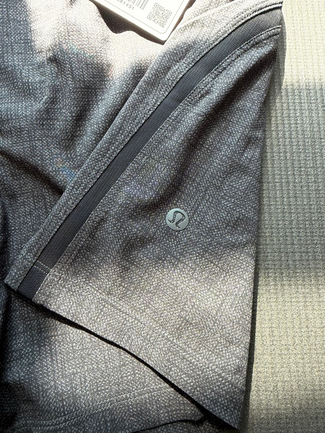 룰루레몬 페이스 브레이커 라이너리스 5인치 m 새상품 판매합니다. 상품이미지2