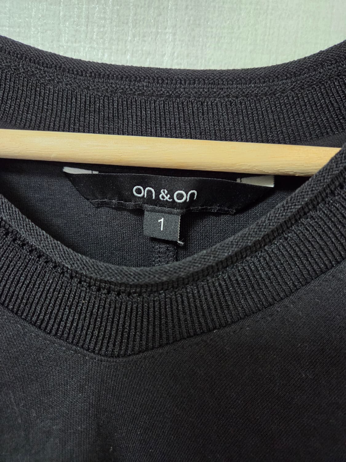 온앤온 크롭티 상품이미지6