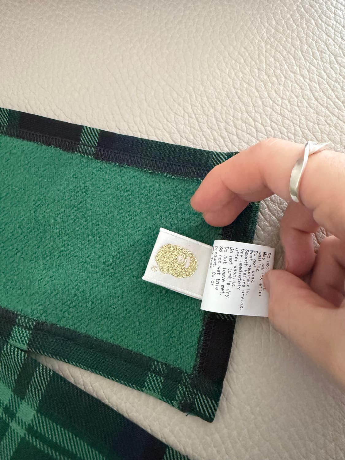 베이프 체크 머플러 판매합니다 상품이미지3