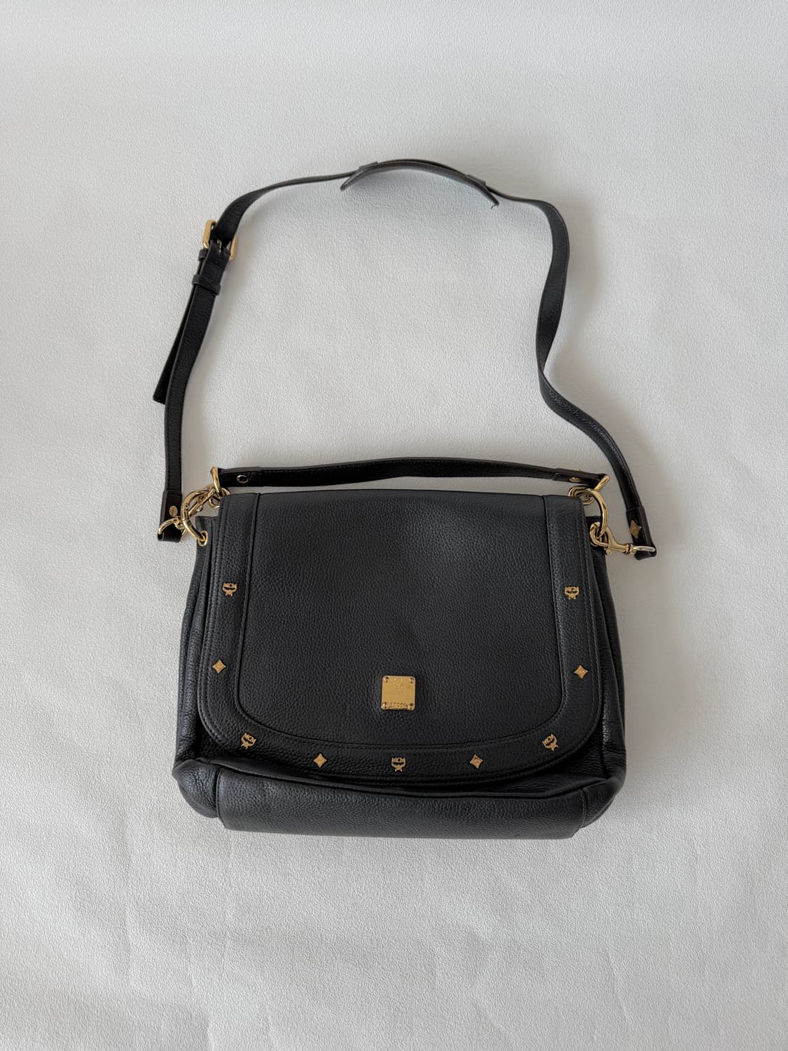 엠씨엠(MCM) 레더 토트 크로스백 상품이미지1