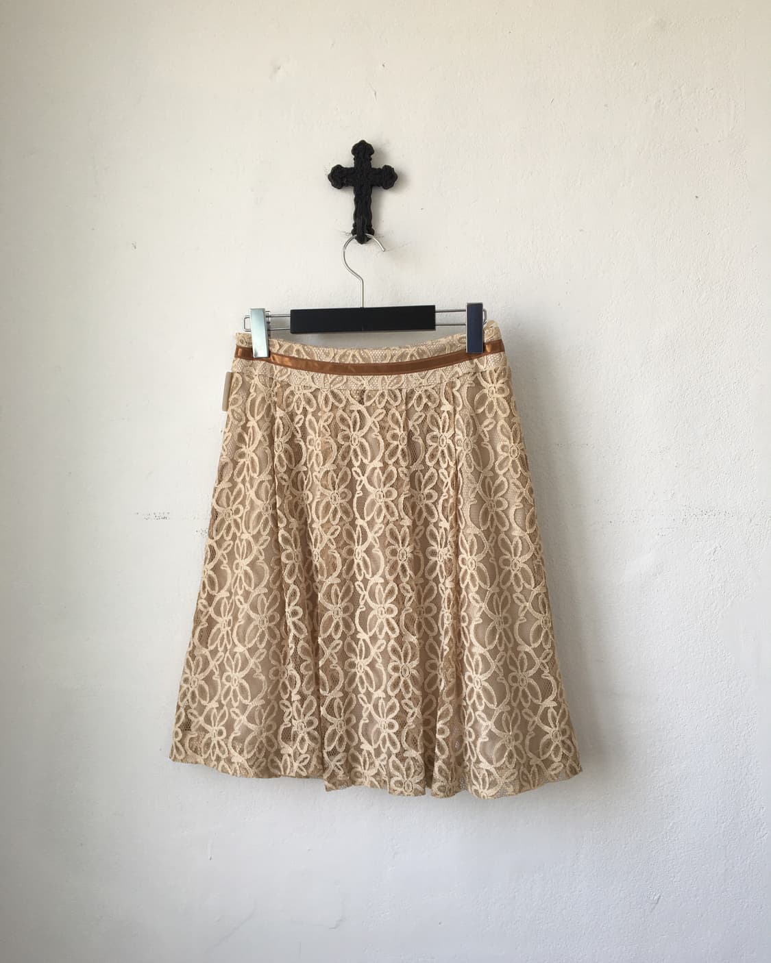 Lace pattern point midi skirt 상품이미지2