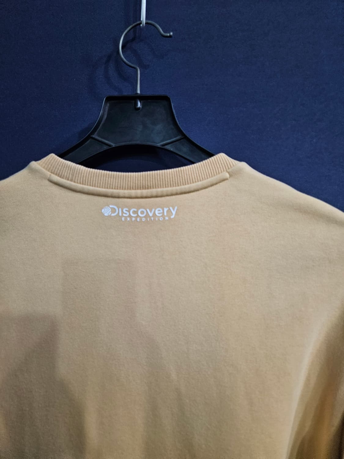 디스커버리 살구색컬러 남성 105 맨투맨  상품이미지8