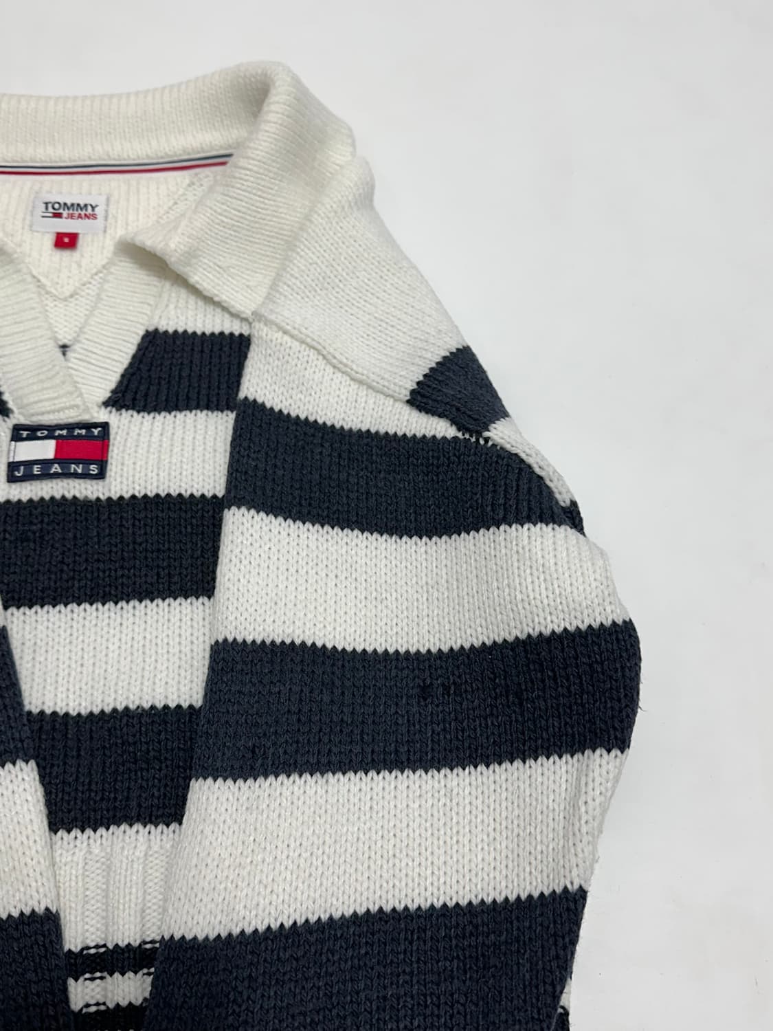 타미힐피거 타미진스 박시 크롭 스트라이프 카라 니트 스웨터 상품이미지6