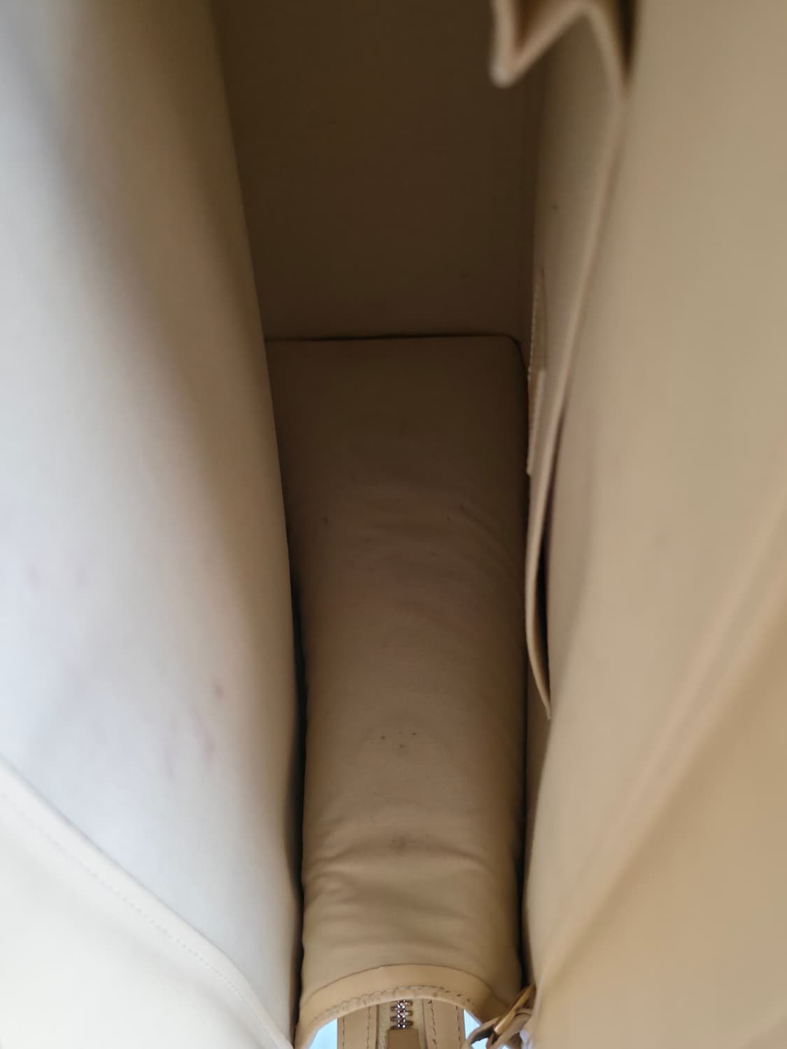 루이비통 에삐 에피레더 숄더백 크로와젯gm 옐로우 상품이미지10