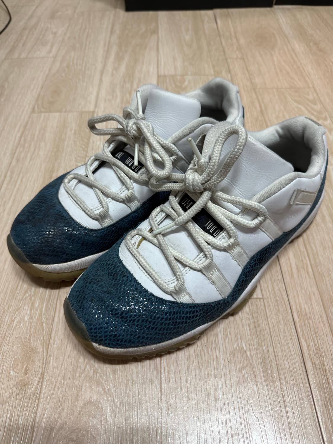 [275]조던11 로우 남뱀피 상품이미지1