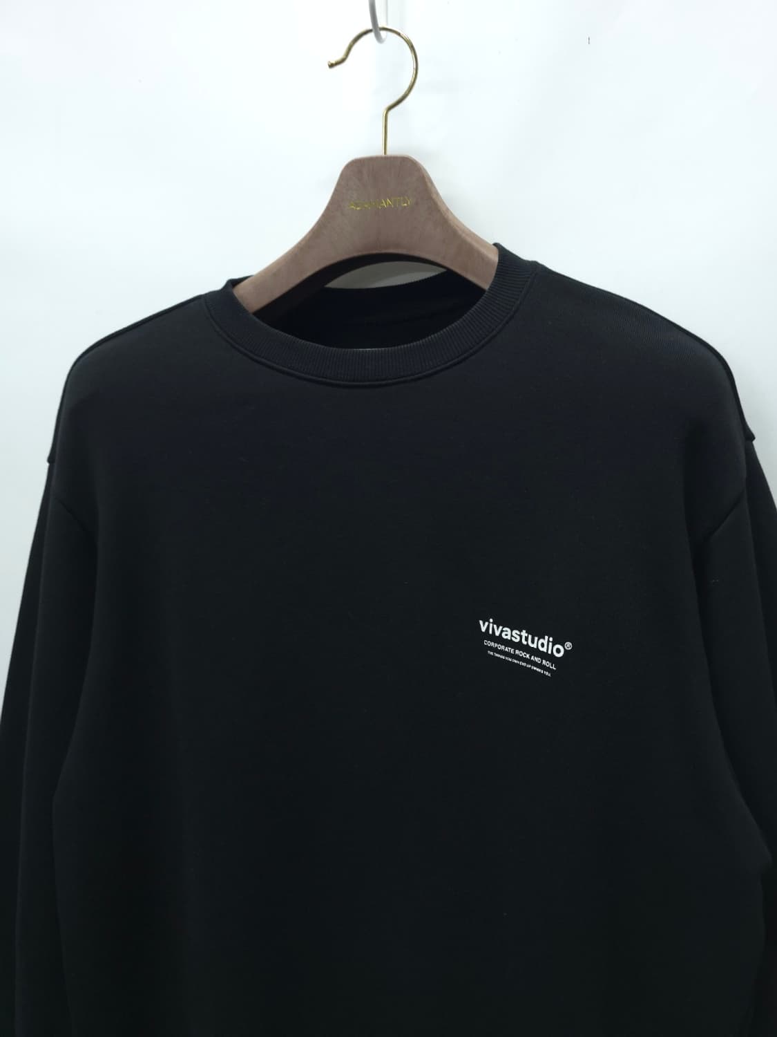 비바스튜디오 GPS로고 스웨트셔츠 (남성100~105) 상품이미지4