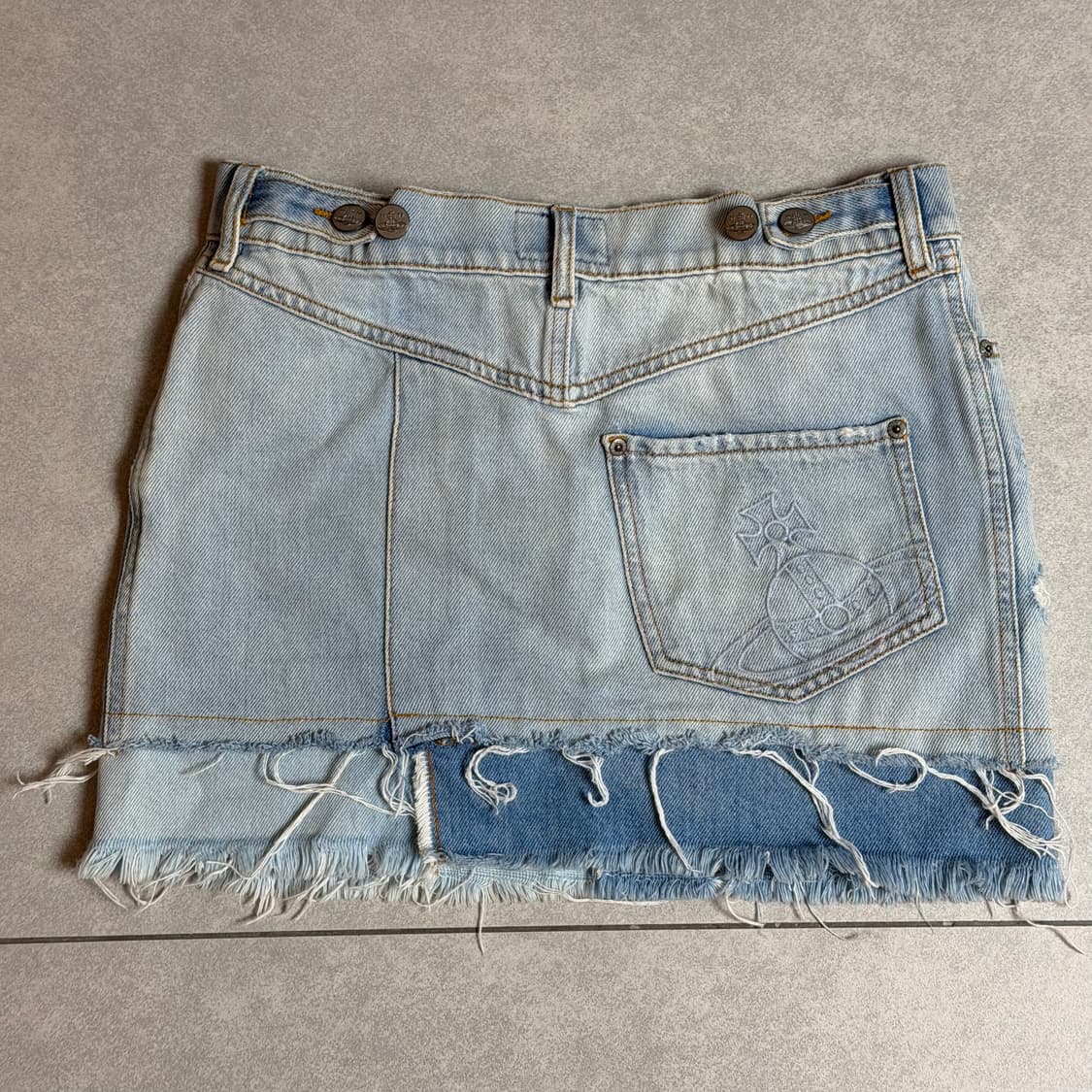 비비안웨스트우드 컷팅 데님 스커트 25 상품이미지2