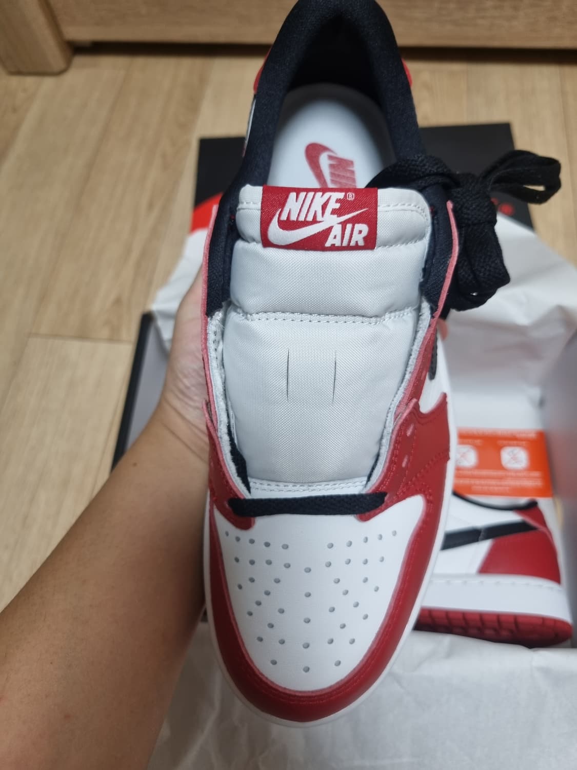 나이키 조던1 레트로 로우 OG 시카고
245 상품이미지3