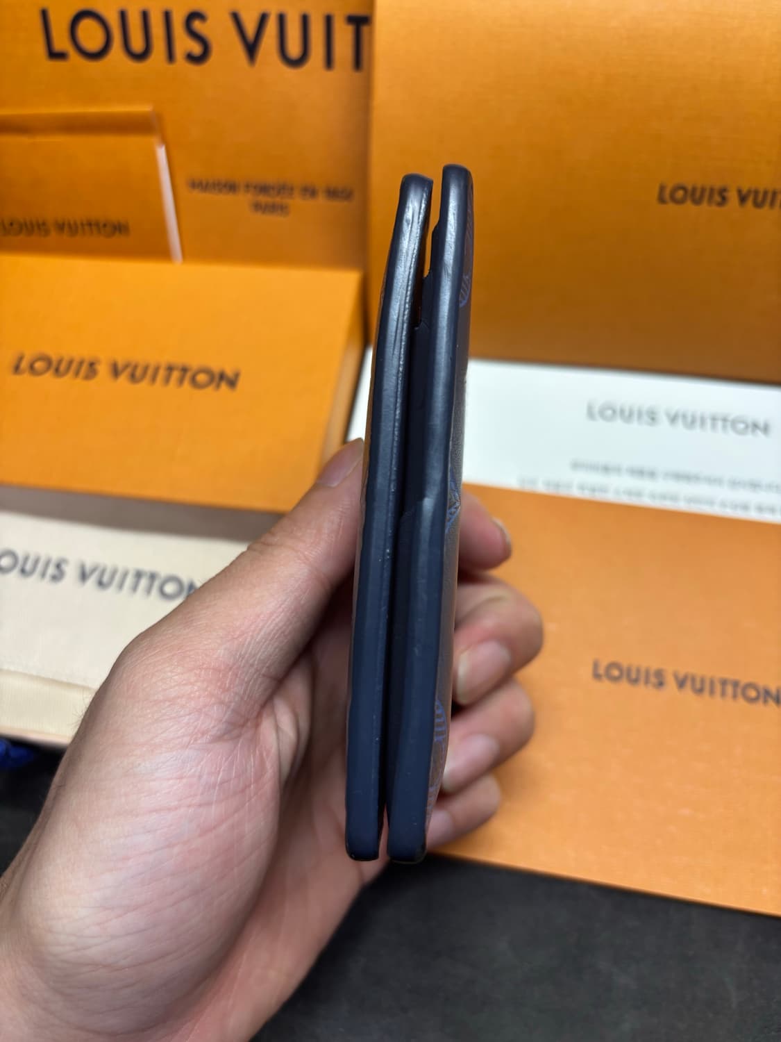 루이비통 쉐도우 오거나이저 네이비 상품이미지4