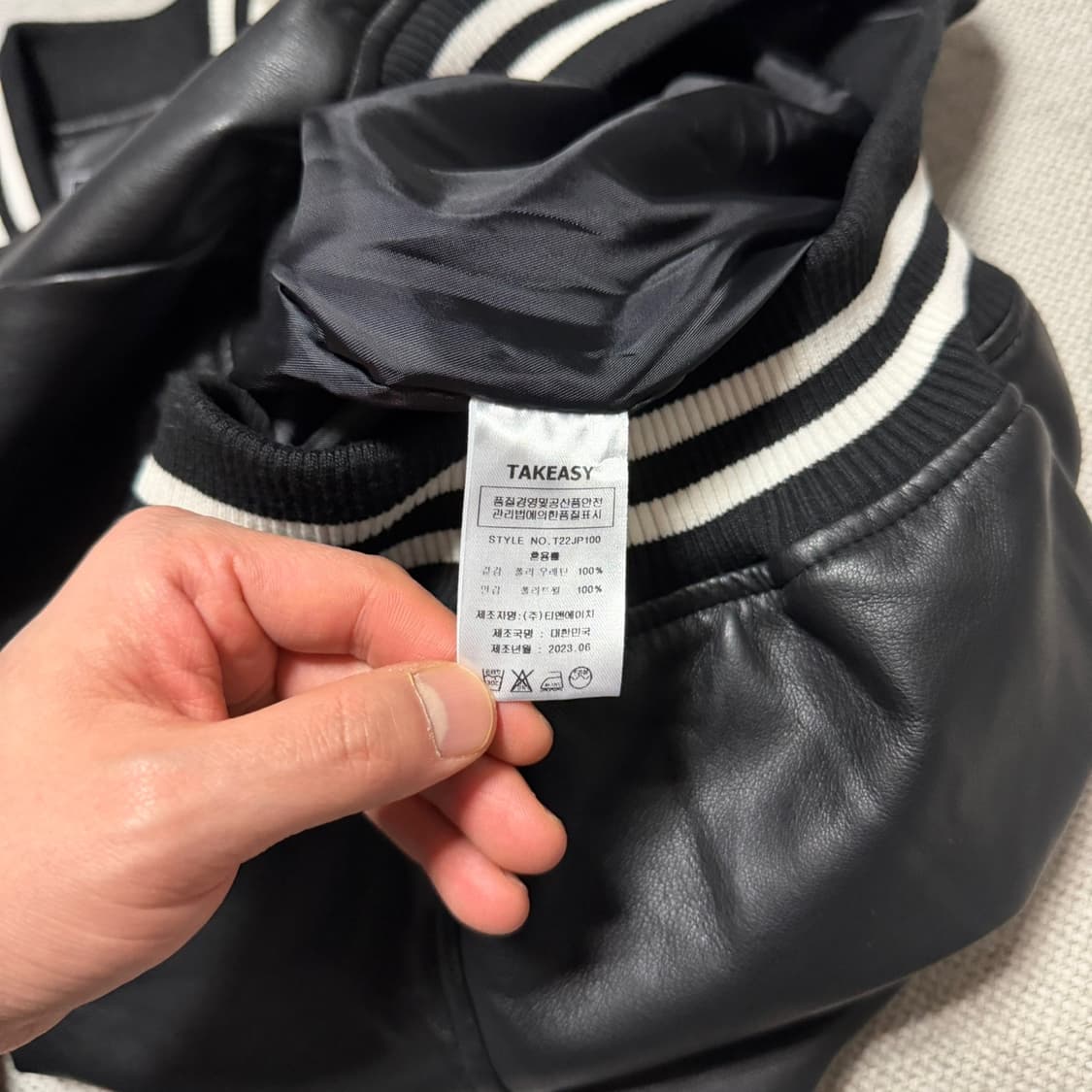 TAKEASY 테이크이지 레더 바시티 자켓 상품이미지3