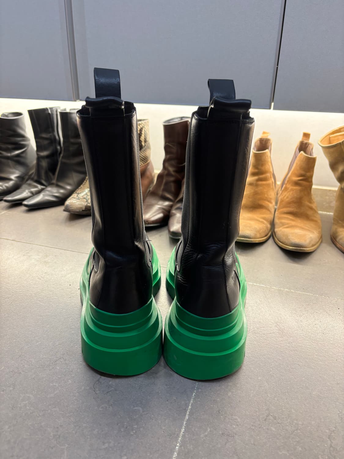 보테가베네타 타이어 부츠 패러킷 42.5 팝니다 상품이미지3