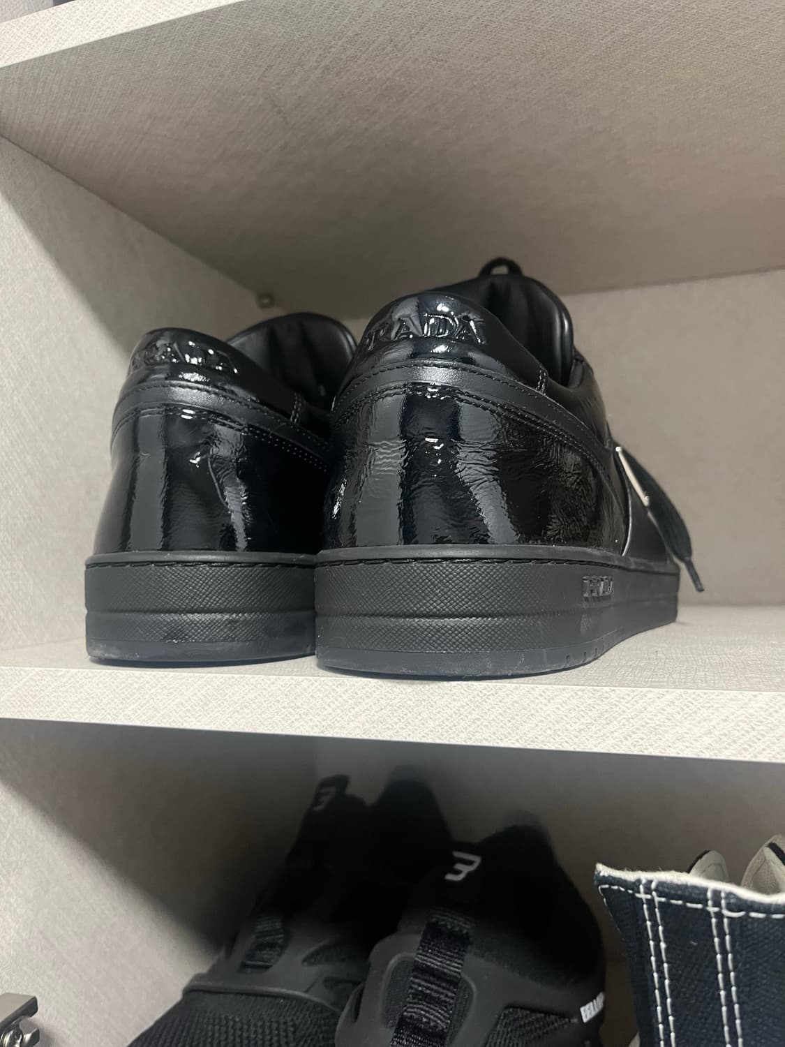 프라다 블랙 스니커즈 상품이미지7