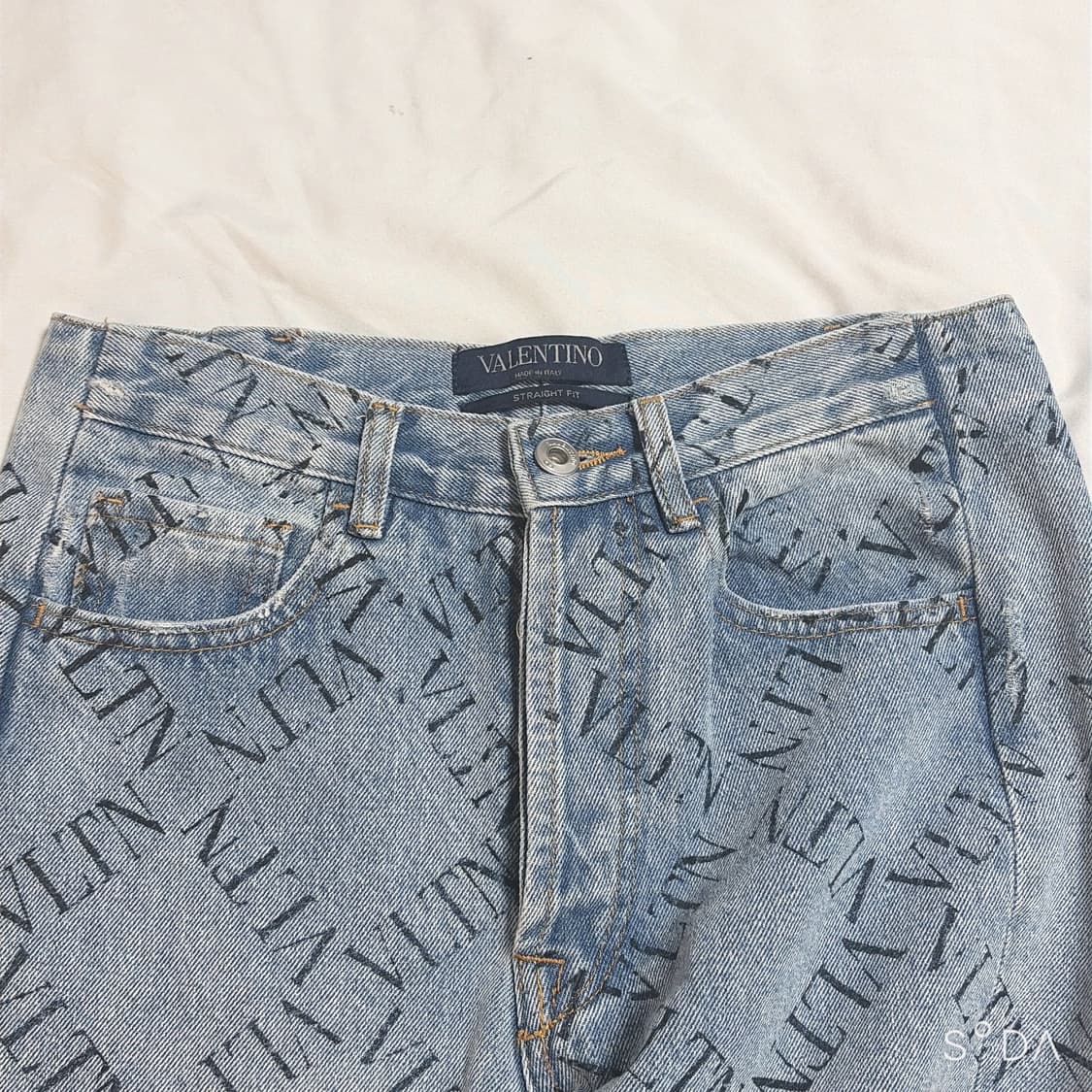발렌티노 VLTN 패턴 롤업 데님 팬츠 XS 상품이미지5