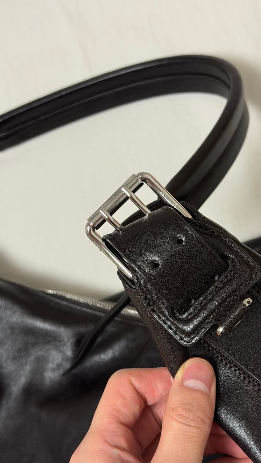 르메르 벨티드 호보백 다크초콜릿 상품이미지5