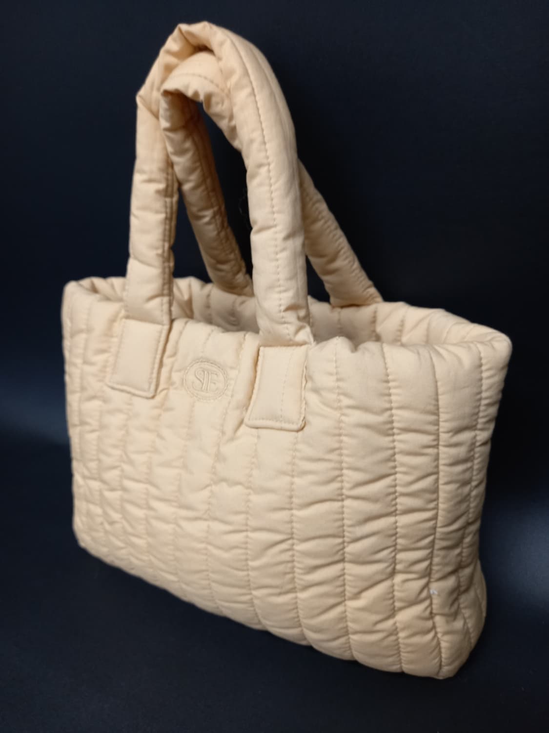 씨엔느 패딩 퀄팅 토트백 상품이미지4