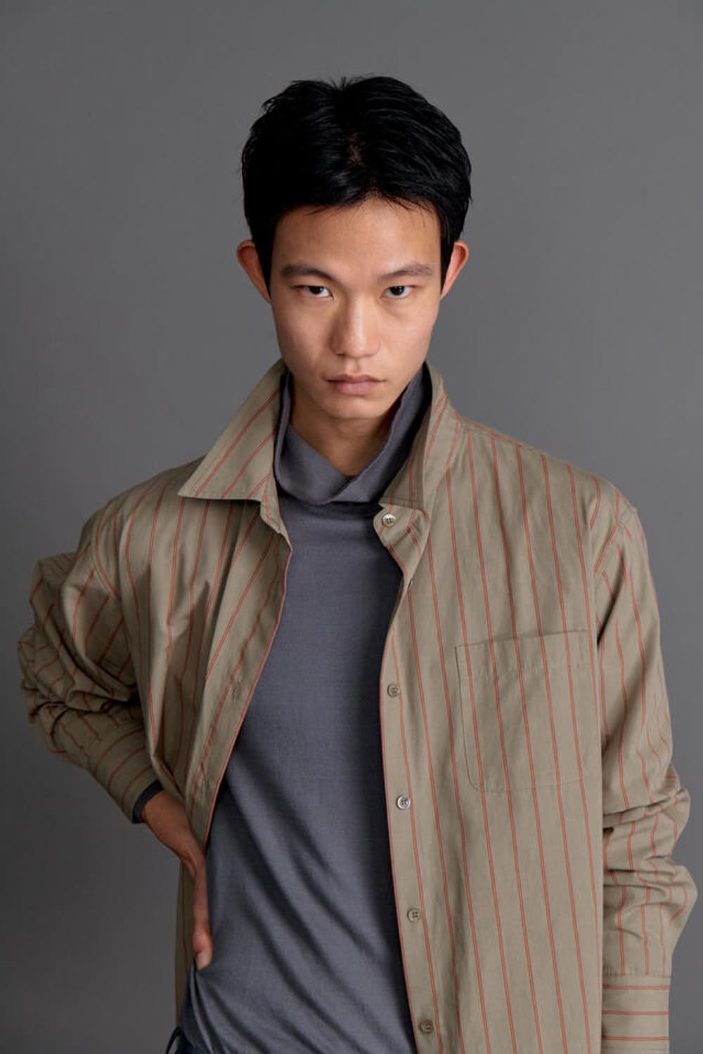 마티스더큐레이터 25fw 터틀넥 롤넥니트 상품이미지2