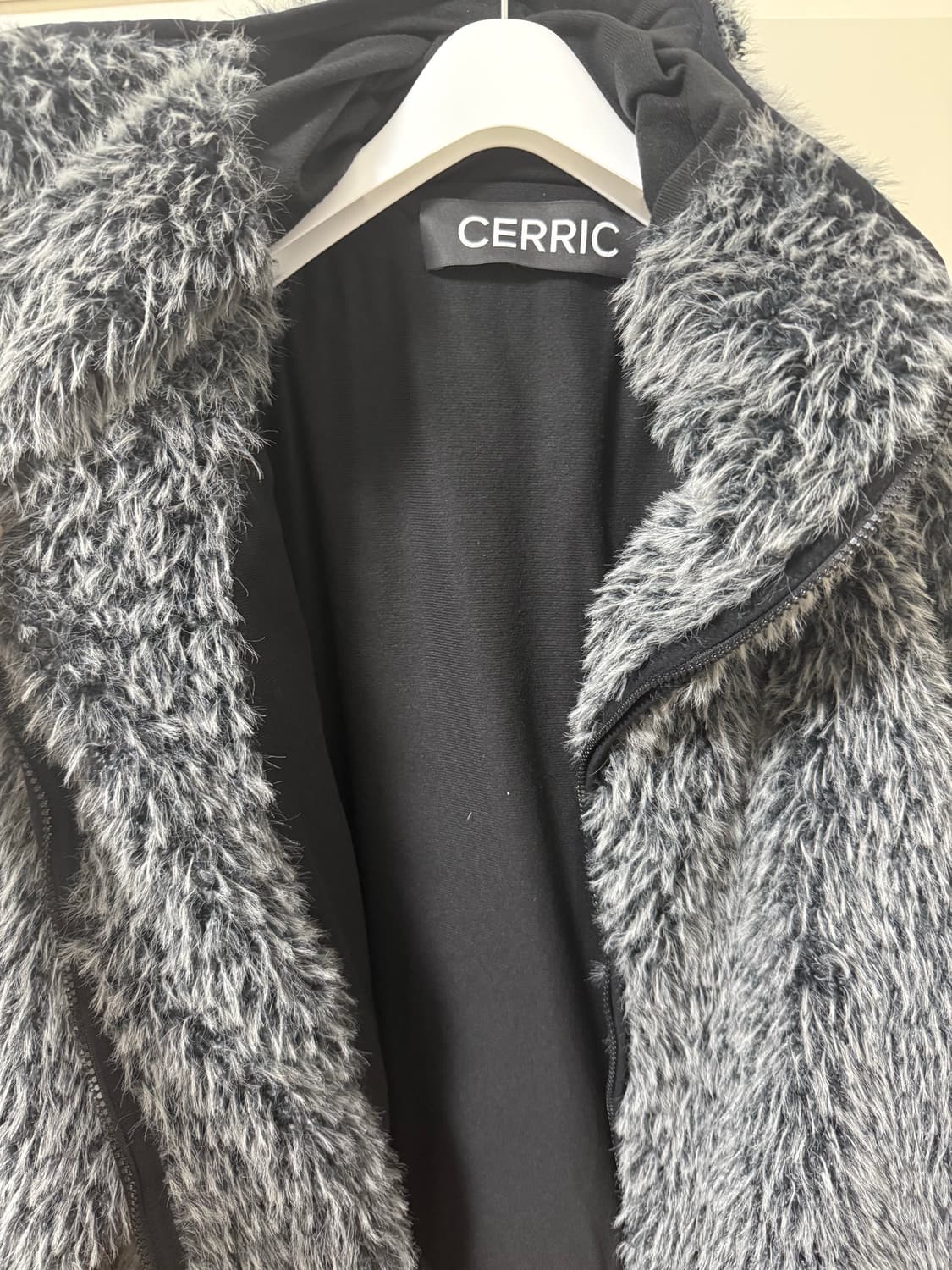 세릭 CERRIC Hairy Balaclava Zip Up 차콜 상품이미지5