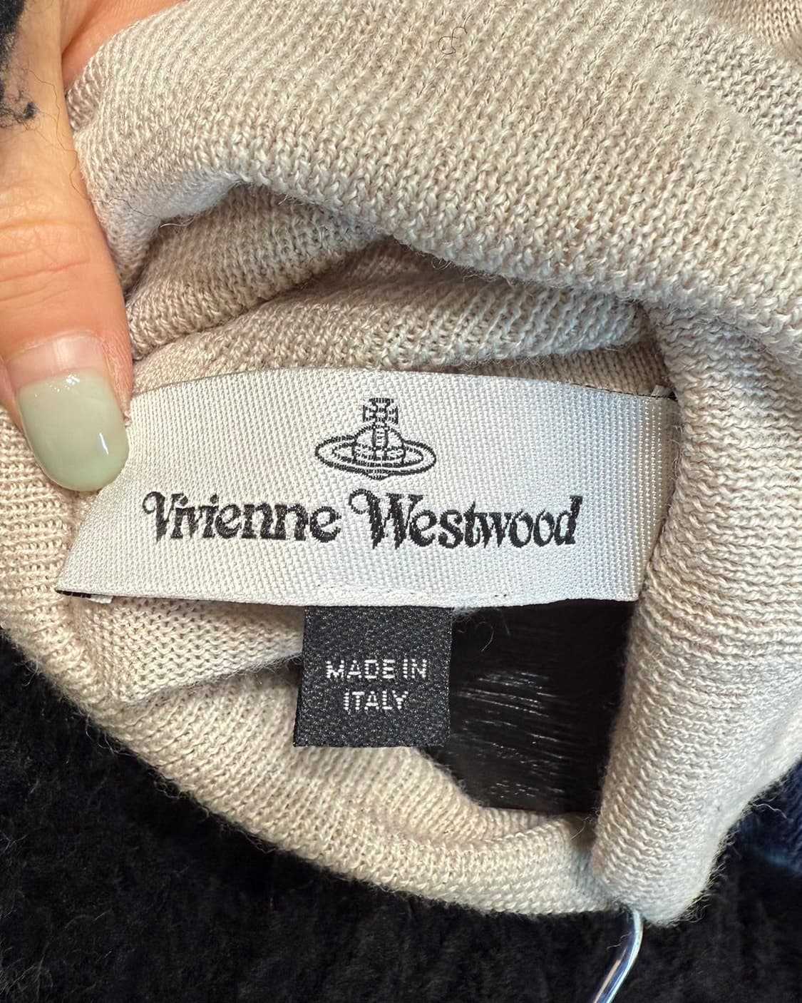 비비안웨스트우드 네이비 베이지 orb자수 터틀넥 니트  상품이미지8