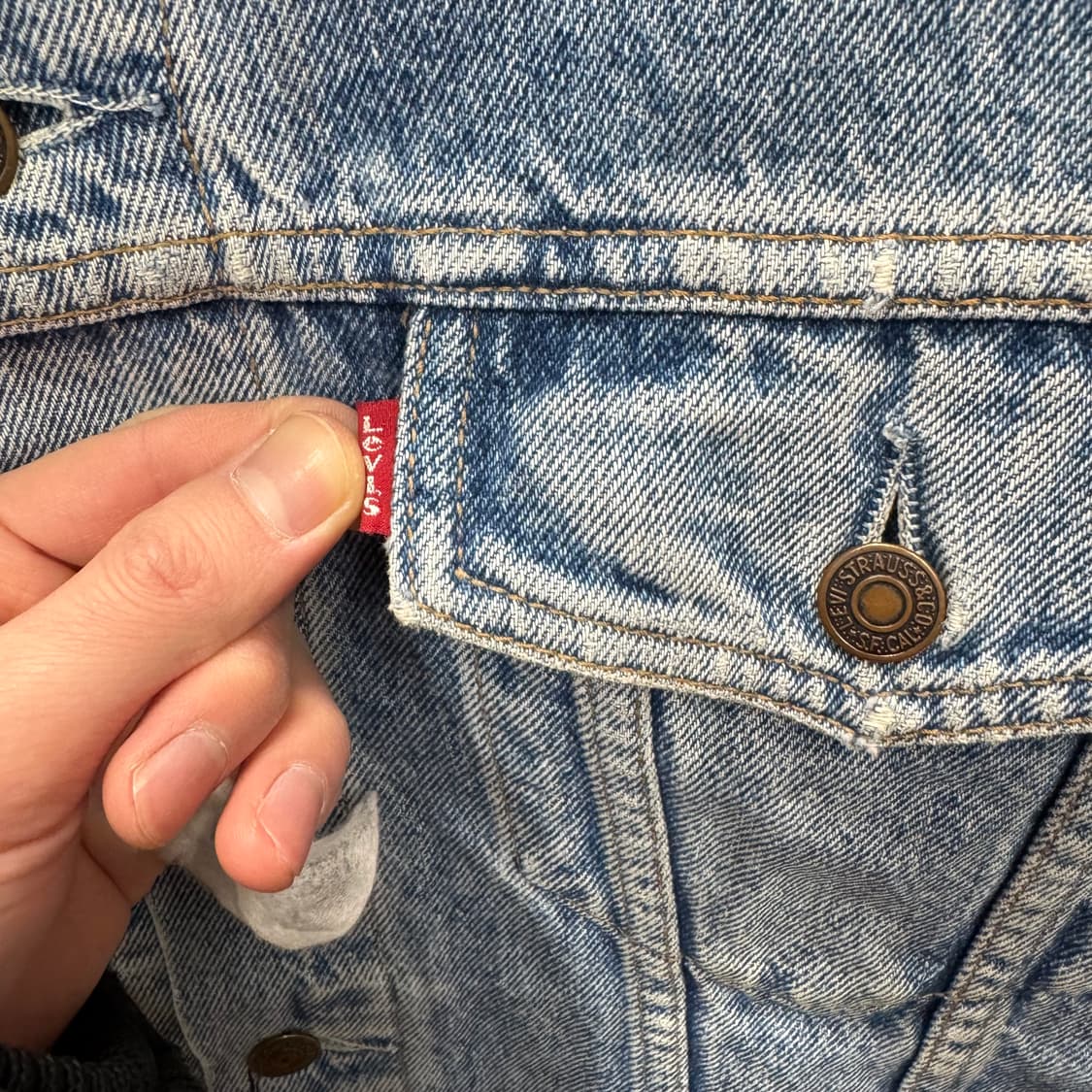 00s 리바이스 데님 트러커 자켓 전면 투포켓 디테일 연중청 상품이미지5