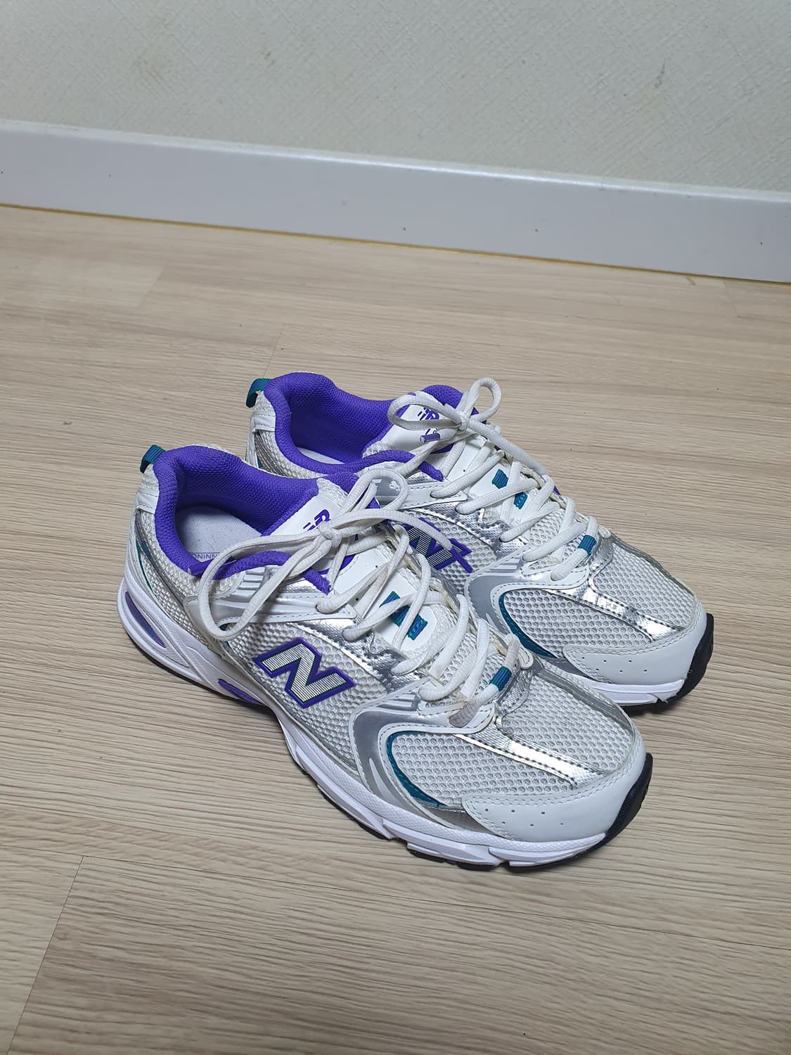 뉴발란스 530 화이트/퍼플 운동화 260 상품이미지2