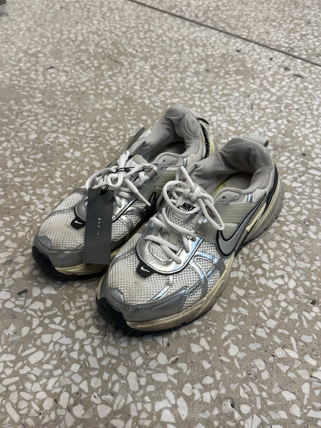 Nike V2K Run Summit White Metallic Silve 상품이미지1