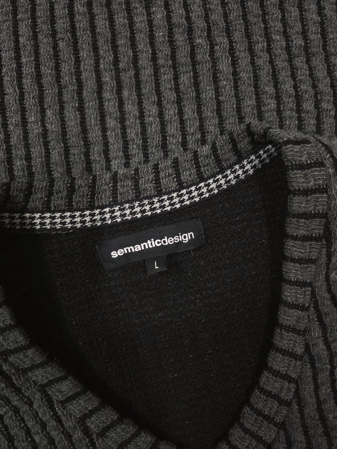 semantic design 그레이 짜임 브이넥 니트 상품이미지8