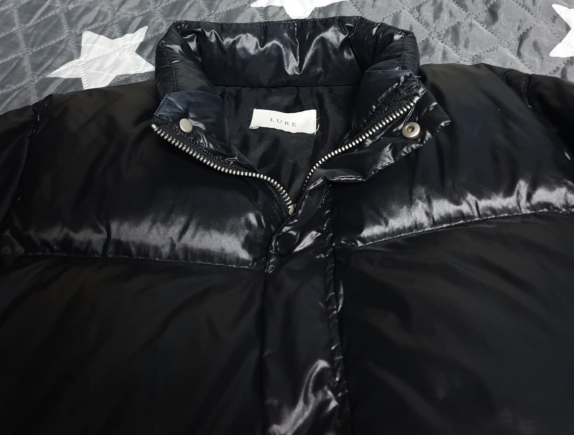 LURE 덕다운 나일론 유광 숏패딩 블랙 (F) 상품이미지2