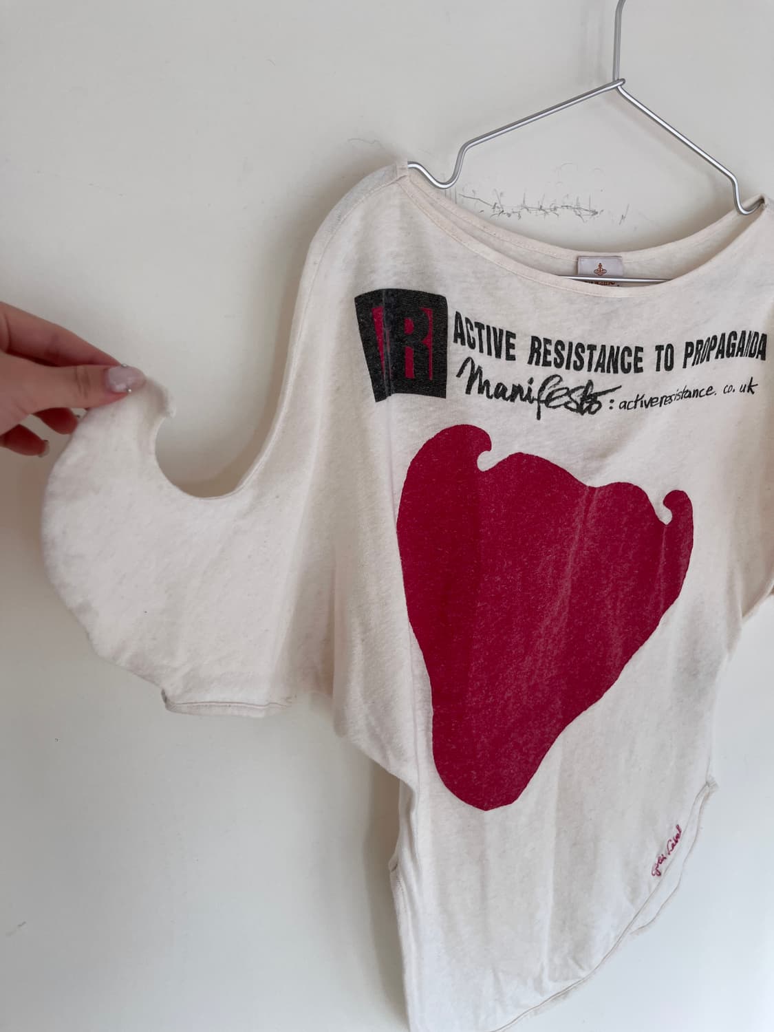 비비안 웨스트우드 Active Resistance 컬렉션 티셔츠 상품이미지5