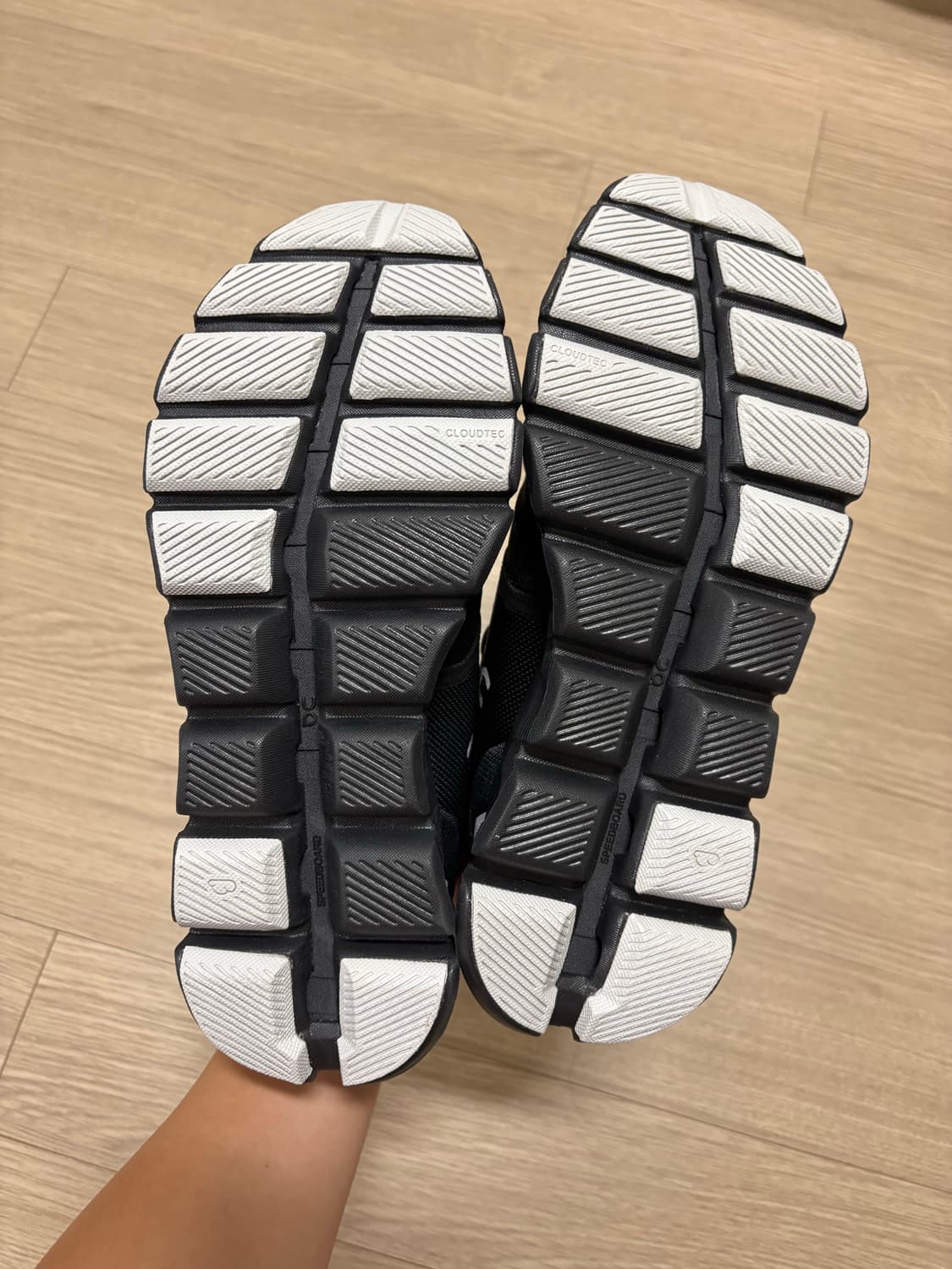 On Running Cloud X 3 Black 상품이미지3
