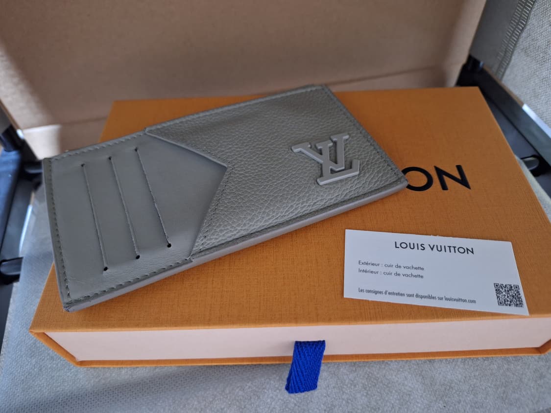루이비통 2025ss 카우하이드 레더 지갑 판매합니다 상품이미지1