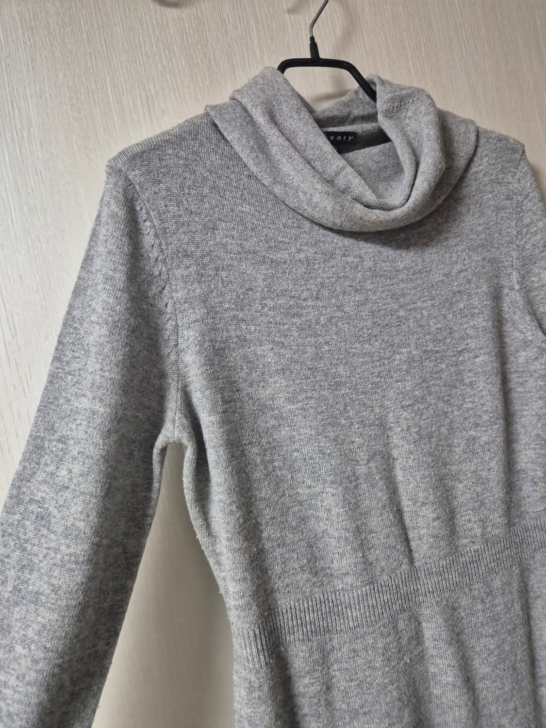 띠어리 캐시미어100프로  타들넥 니트 하프니트 라지 여성 상품이미지4