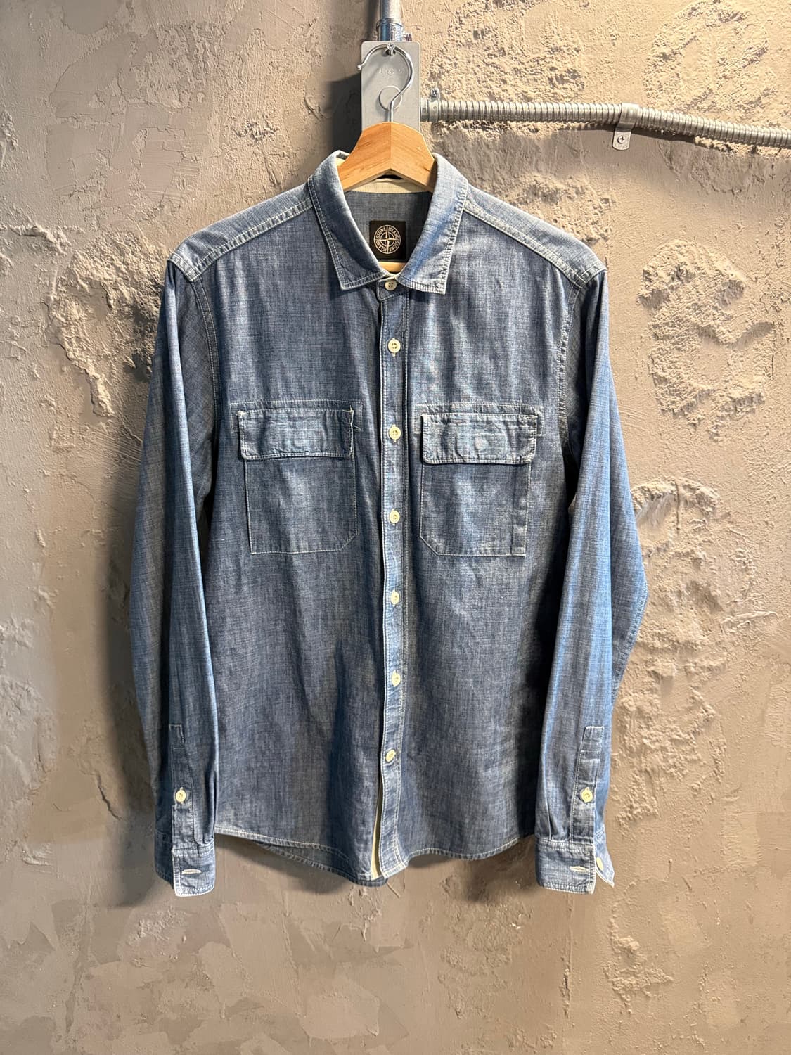 M 스톤아일랜드 STONE ISLAND 샴브레이 투포켓 셔츠 블루 상품이미지1