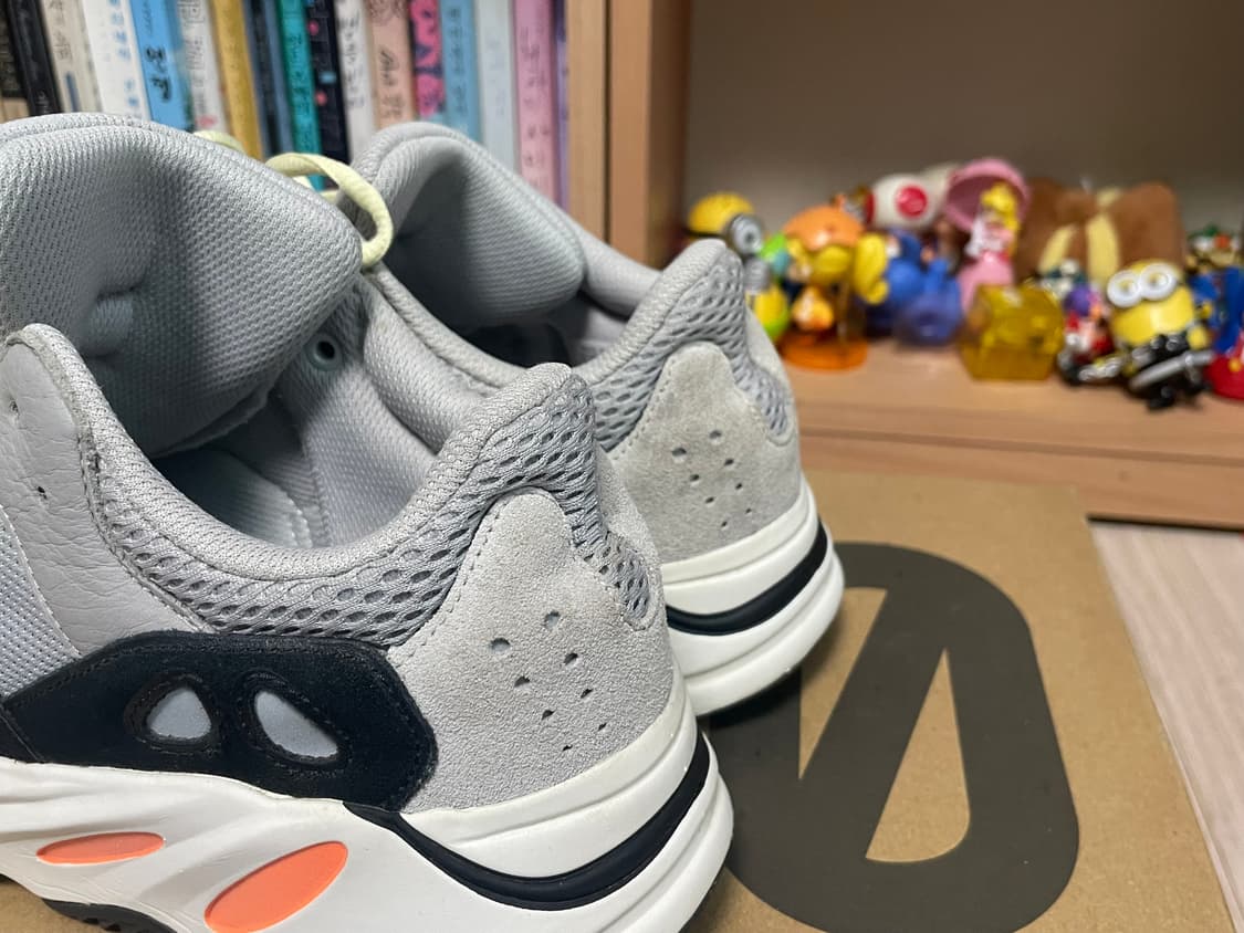 이지부스트 700웨이브러너 판매합니다  상품이미지7