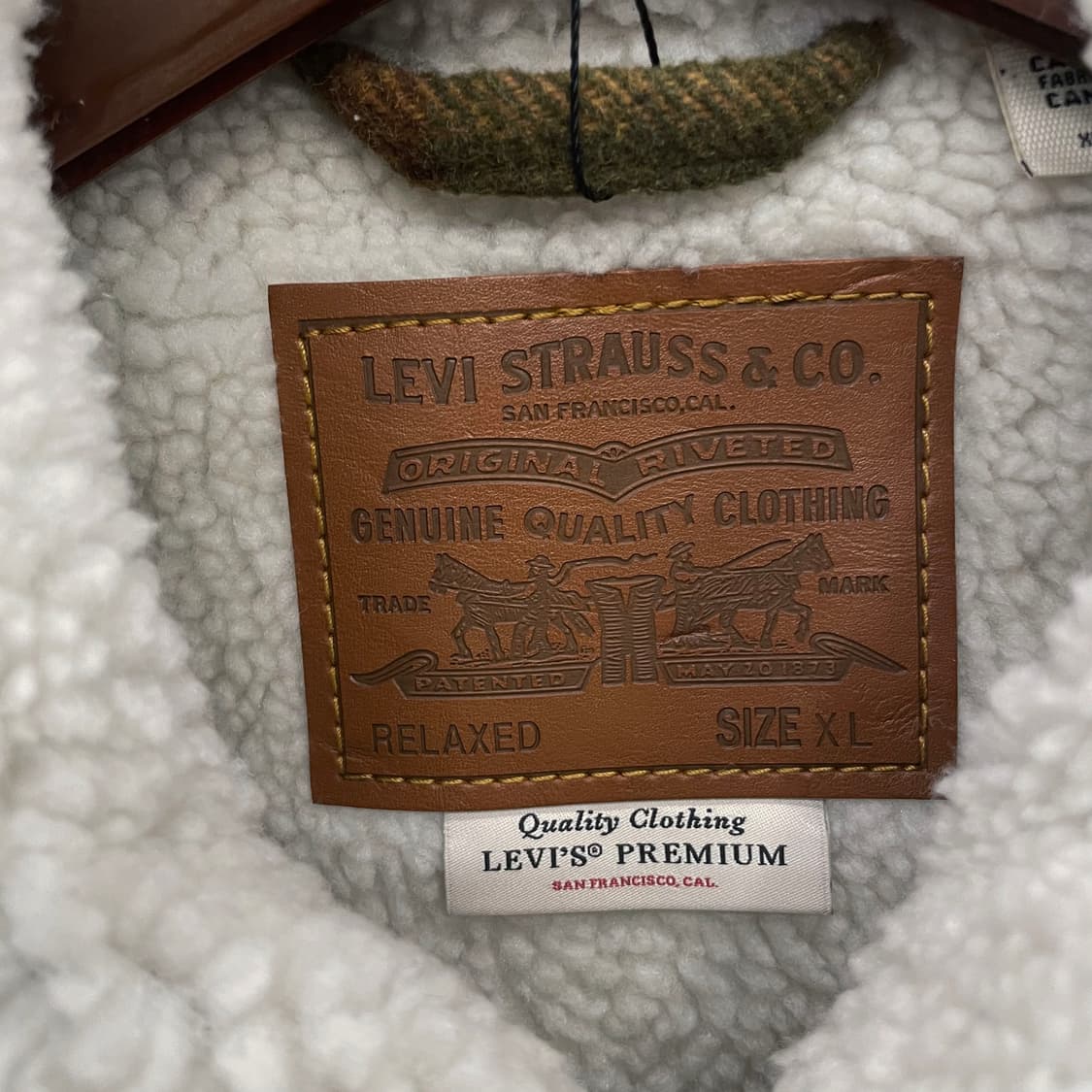 리바이스 프리미엄 체크 쉐르파 데님 트러커 자켓 상품이미지8